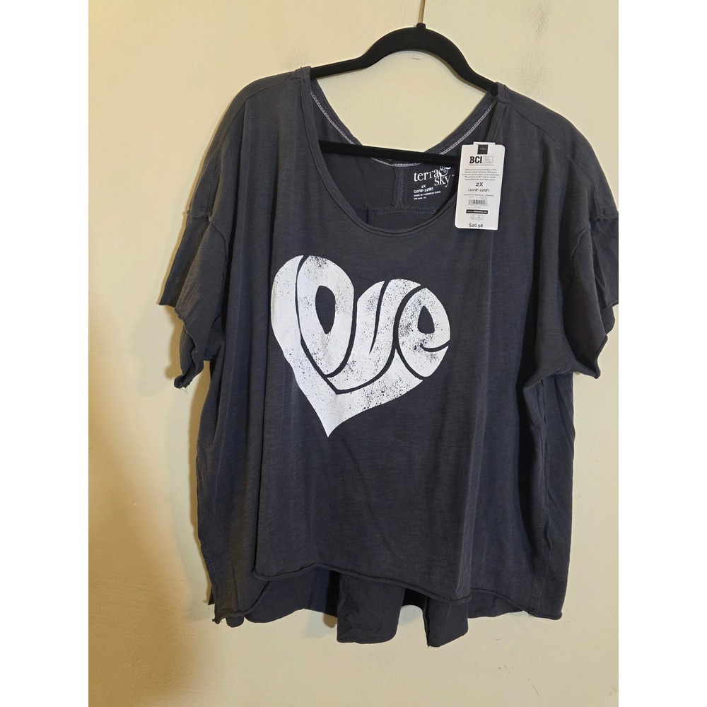 Terra & Sky Womens 2X Love Heart Graphic Tee Charcoal Gray Pleated Back NWT